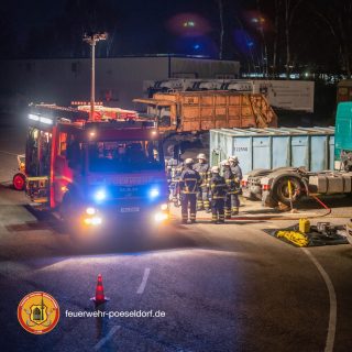 Übungsdienst an der Feuerwehrakademie 
Intensive Trainings, um für jede Situation bestens vorbereitet zu sein. Hier üben wir alles, von der technischen Hilfeleistung bis zur Brandbekämpfung – damit jeder Einsatz sitzt.

#HamburgBrauchtDich #Freiwillige #Feuerwehr #Hamburg #traintofight